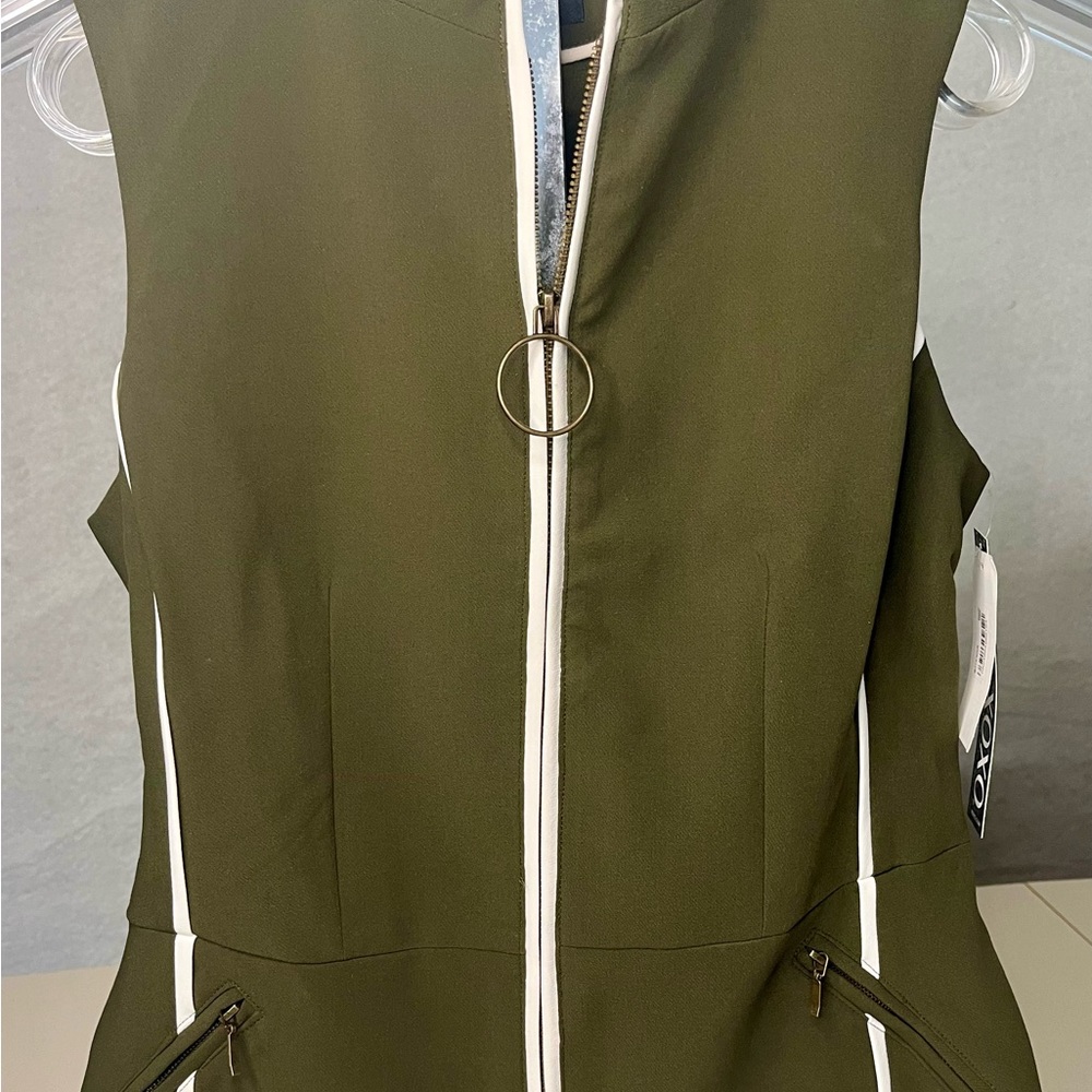 XOXO Fully Lined Zippered Front Vest. Size  M NWT